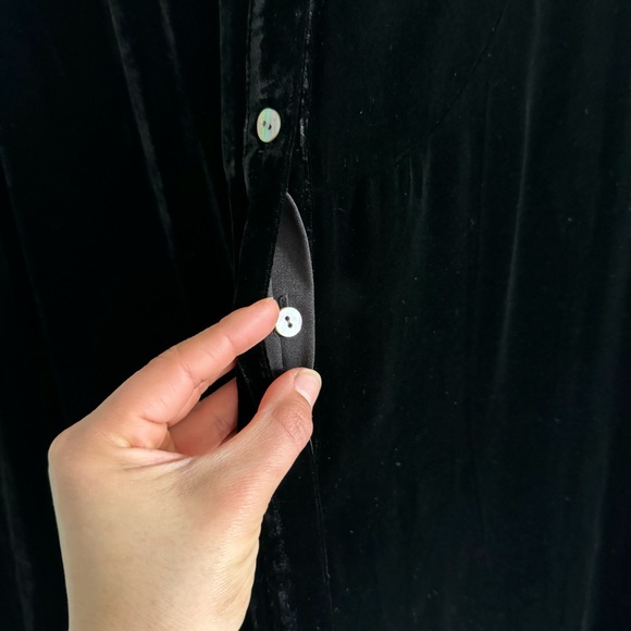 J. Jill Rayon Silk Black Velvet Tunic / Long Sleeve Shirt Size Small - Picture 11 of 11